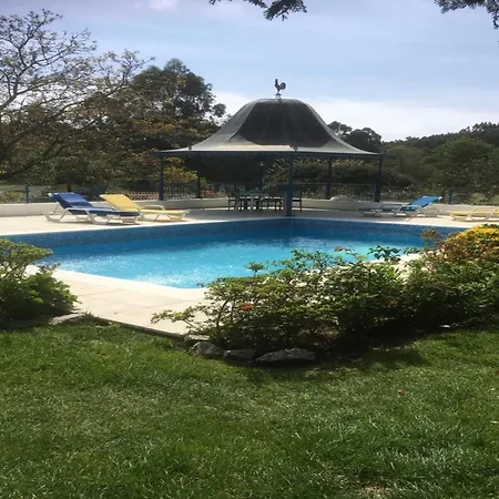With Pool Near Viana * فيانا دو كاستيلو