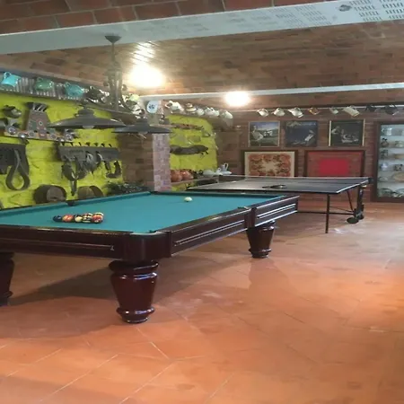 With Pool Near Viana بيت للعطل