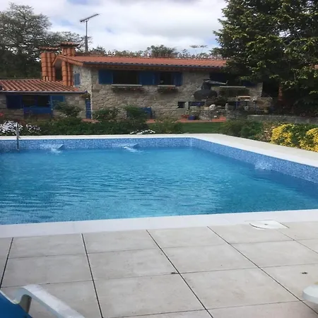 With Pool Near Viana بيت للعطل *